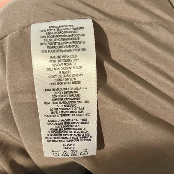 Calvin Klein Taupe and White Puffer Vest women’s size M - Picture 4 of 4